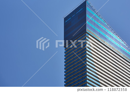 Modern office building. Architectural detail of modern building. Business concept of successful industrial architecture. 118872358