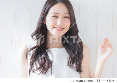 年輕的女士 118873106