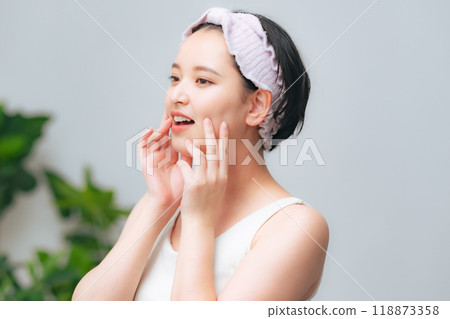 女性的護膚圖像 女性的護膚圖像 118873358