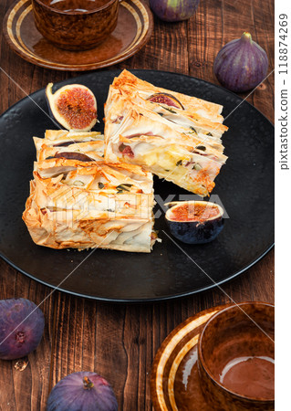 Pie or tart, homemade pie crust with figs. Pie or tart, homemade pie crust with figs. 118874269