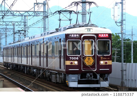 [阪急] 7000系列快速特急「京都列車雅樂號」（京都線：洛西口站） 118875337