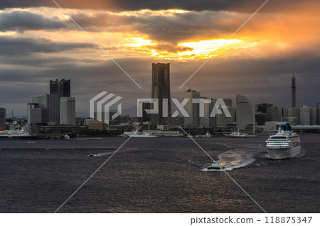 Kanagawa Prefecture: Sunset in Yokohama - Luxury cruise ship departing Kanagawa Prefecture: Sunset in Yokohama - Luxury cruise ship departing 118875347