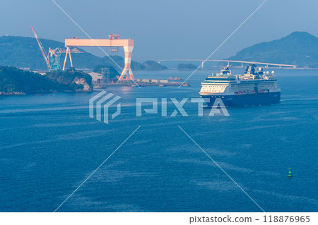 Cruise ship arriving at Nagasaki Port (Celebrity Millennium) from Megami Ohashi Bridge [Nagasaki City] 118876965