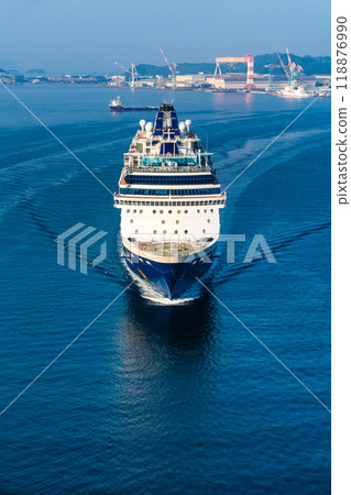 Cruise ship arriving at Nagasaki Port (Celebrity Millennium) from Megami Ohashi Bridge [Nagasaki City] 118876990