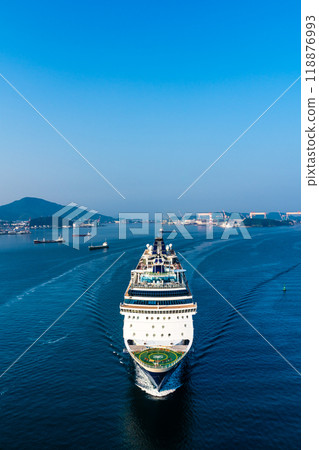 Cruise ship arriving at Nagasaki Port (Celebrity Millennium) from Megami Ohashi Bridge [Nagasaki City] 118876993