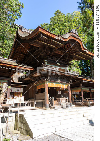 Suwa Taisha Shrine, Shimosha Akimiya's Heihaiden Suwa Taisha Shrine, Shimosha Akimiya's Heihaiden 118877108