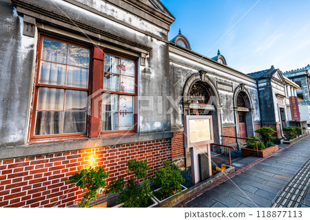 Evening view of the Nagasaki Tortoiseshell Crafts Museum [Nagasaki City] 118877113