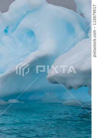 A Patch of Antarctic ice 118879017