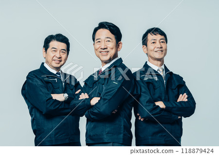 中級工程師 118879424