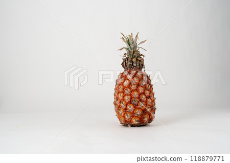 新鮮的菠蘿 118879771