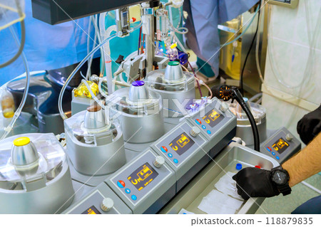Working machine during heart surgery for artificial blood circulation 118879835