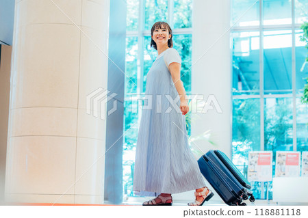 旅行女性攝影合作：電波學園教育法人東京電子專門學校 118881118