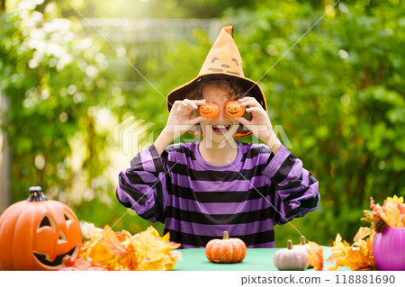Family decorating home. Halloween arts and crafts. 118881690