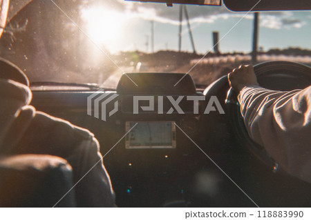 從汽車駕駛座看到的景色 從汽車駕駛座看到的景色 118883990