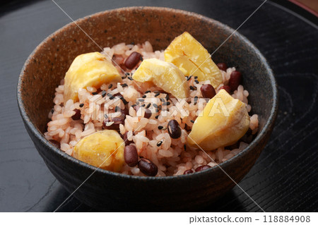 Chestnut and red bean rice Chestnut and red bean rice 118884908