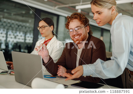 In todays office, the importance of collaborative teamwork cannot be overstated In todays office, the importance of collaborative teamwork cannot be overstated 118887591