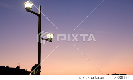 Streetlight at dusk 118888134