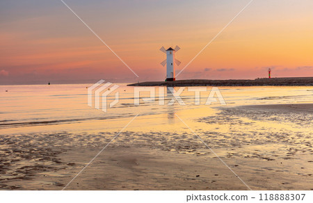 Stawa Mlyny lighthouse at sunrise, Swinoujscie, Poland Stawa Mlyny lighthouse at sunrise, Swinoujscie, Poland 118888307