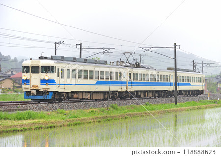 北陸本線椿本栗良 JR West Series 475 A13 編隊（金澤） 118888623