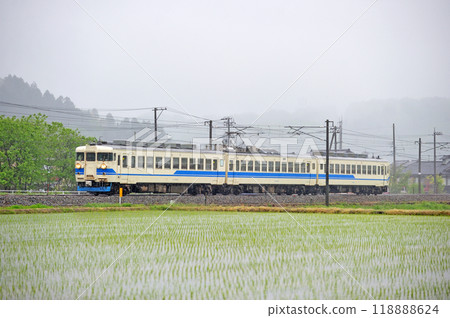 北陸本線 Tsubata-Kurikara JR West Series 475 A21 編隊（金澤） 118888624