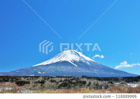 靜岡縣朝霧高原的藍天和富士山 靜岡縣朝霧高原的藍天和富士山 118889906