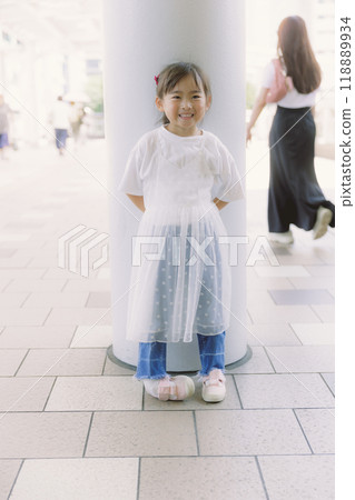 Kids in the city 118889934