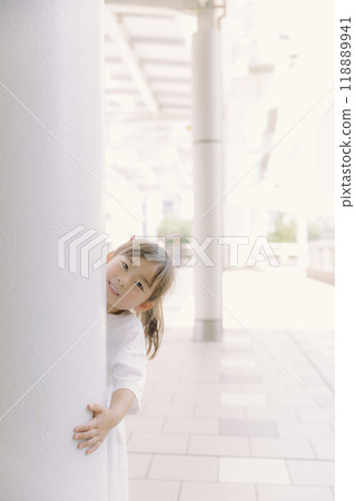 Kids in the city 118889941