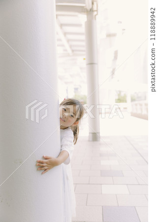 Kids in the city 118889942