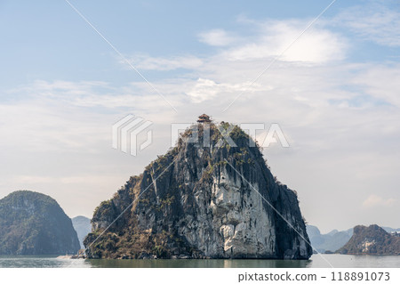 Halong Bay, ha long bay, vietnam 118891073