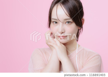 Young woman with Korean make-up Young woman with Korean make-up 118891403
