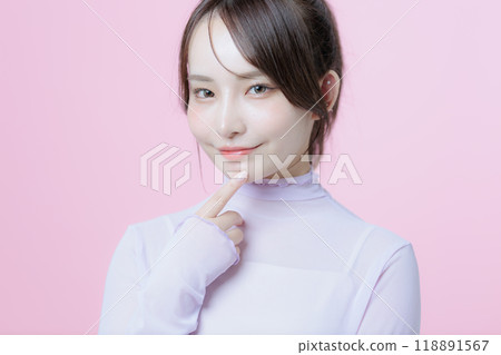 韓國化妝的年輕女子 韓國化妝的年輕女子 118891567