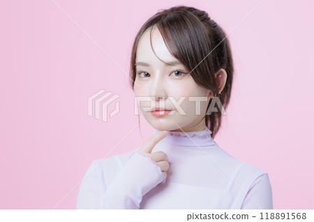 韓國化妝的年輕女子 118891568