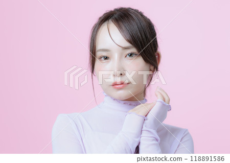 韓國化妝的年輕女子 韓國化妝的年輕女子 118891586