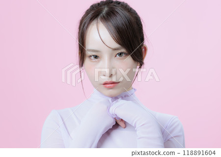 韓國化妝的年輕女子 118891604