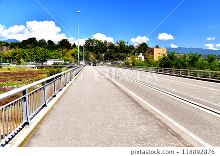 Takeda Bridge / View of Nirasaki City Hall from the Kamanashi River (Nirasaki City, Yamanashi Prefecture) [September 2024] 118892876