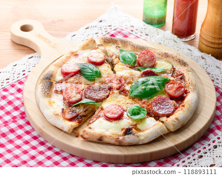 Pizza Margherita Pizza Margherita 118893111