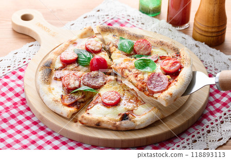 Pizza Margherita Pizza Margherita 118893113