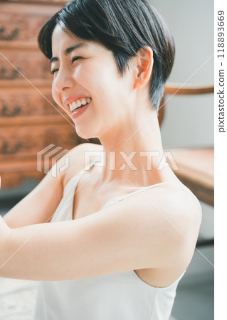 年輕女性的身體護理 118893669