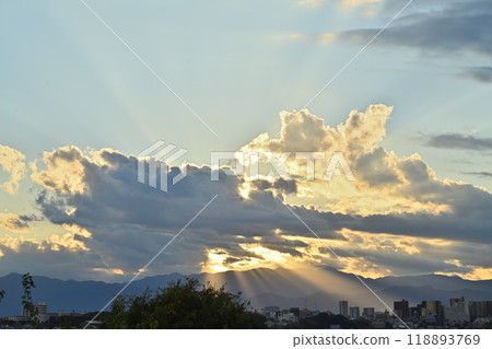 Clouds at dusk covering the towns of Tama 118893769