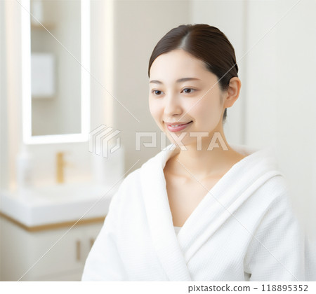 Smiling young woman beauty salon 118895352