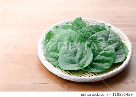 A nutritious green and yellow vegetable: Tsurumurasaki 118895429