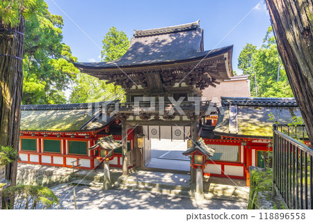 Isonokami Shrine Tower Gate (Tenri City, Nara Prefecture) 118896558