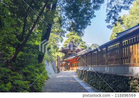 Isonokami Shrine Tower Gate (Tenri City, Nara Prefecture) Isonokami Shrine Tower Gate (Tenri City, Nara Prefecture) 118896569