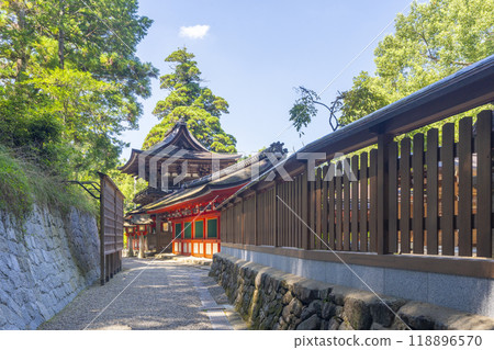 Isonokami Shrine Tower Gate (Tenri City, Nara Prefecture) Isonokami Shrine Tower Gate (Tenri City, Nara Prefecture) 118896570