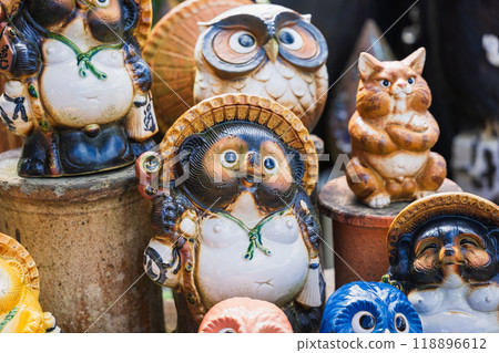 Tanuki figurine, Shigaraki 118896612