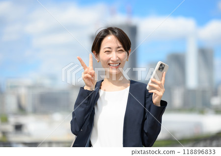 微笑的女商人 微笑的女商人 118896833