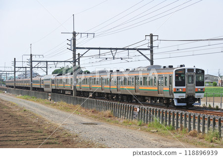 Takasaki Line Okabe-Fukaya JR East 211 series C7 formation (Takasaki) 118896939