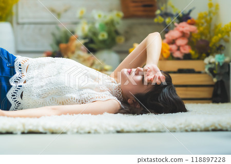女性肖像 118897228