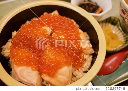 Delicious and luxurious harako rice Delicious and luxurious harako rice 118897746