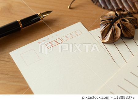 Write a postcard, greeting card, postcard 118898372
